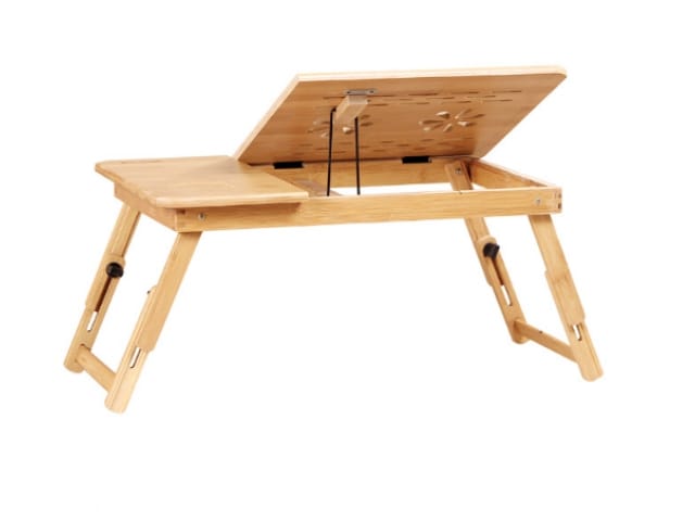 Bambusowy stolik pod laptopa