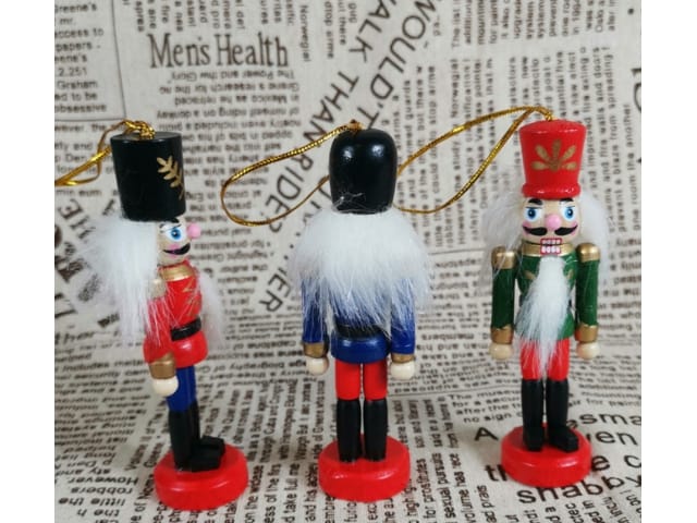 Drewniany dziadek do orzechów zawieszka 6szt