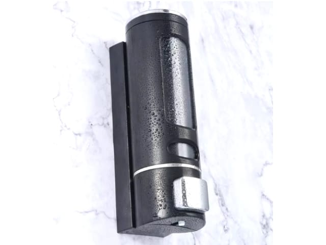 Dozownik żelu pod prysznic