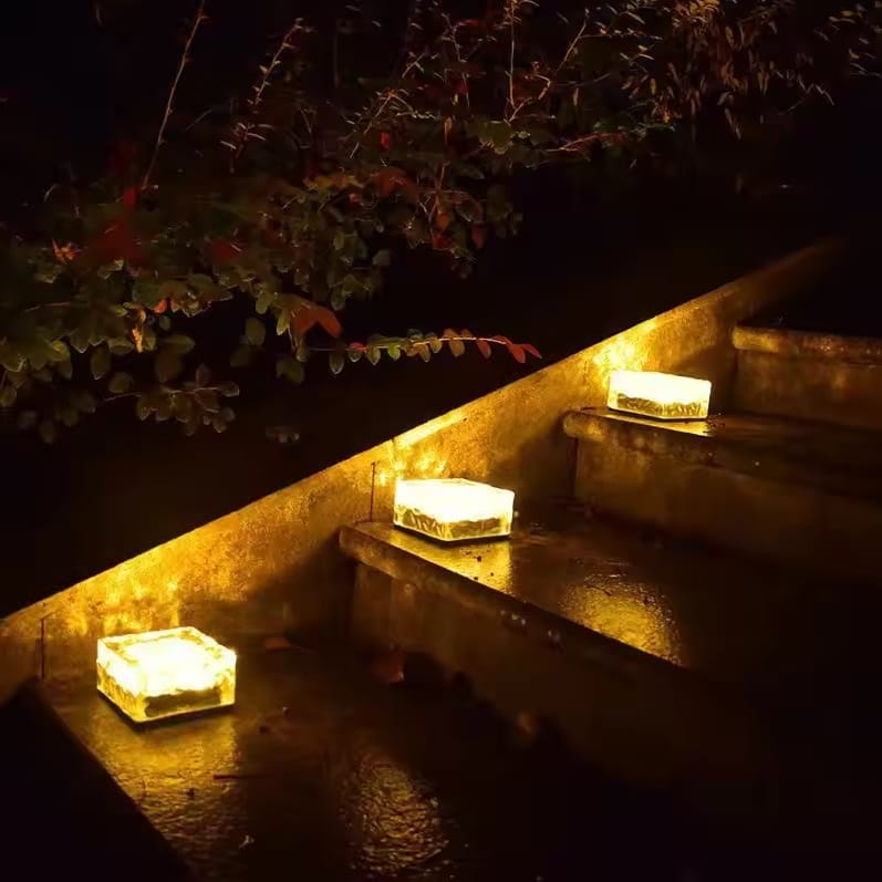 LAMPA OGRODOWA SOLARNA LED NAJAZDOWA KOSTKA LODU BRUKOWA SZEŚCIAN BIAŁY CIEPŁY SZKŁO PREMIUM 7X7CM - obrazek 4