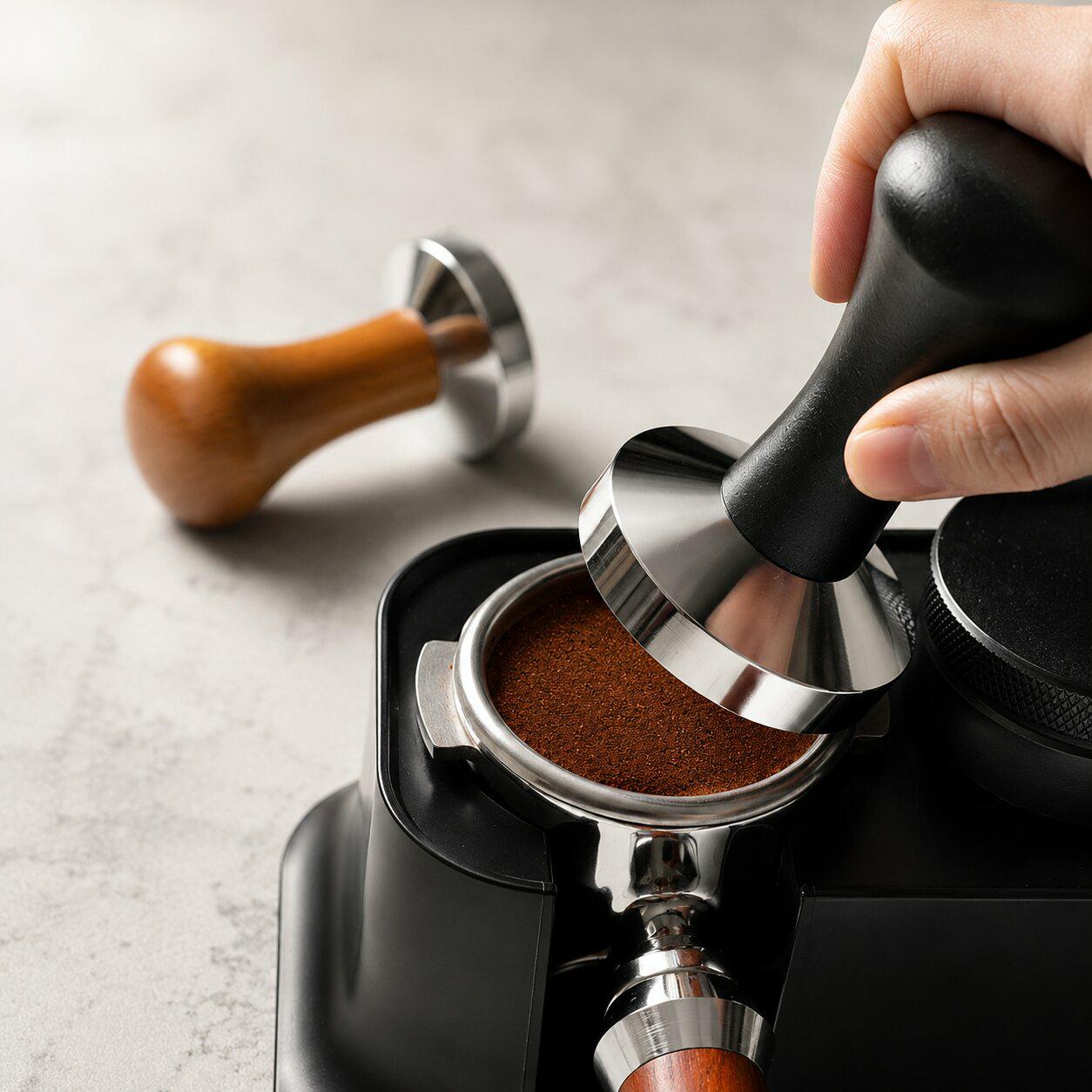 TAMPER UBIJAK DO KAWY 51MM CZARNY - obrazek 3